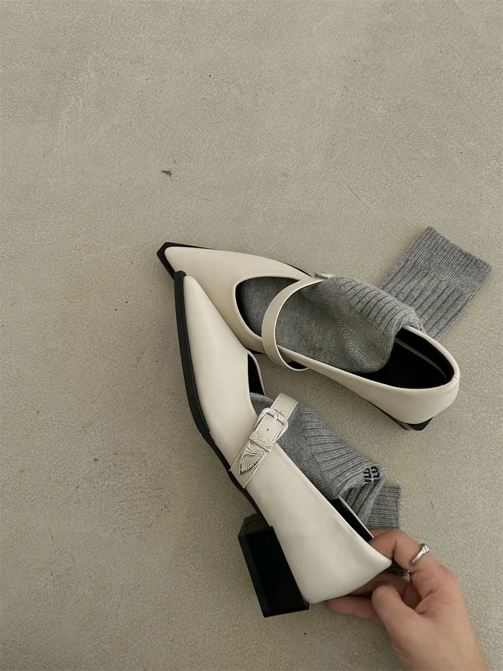 Pointed Toe French Style Mary Jane Shoes Women's Black White — feature 13