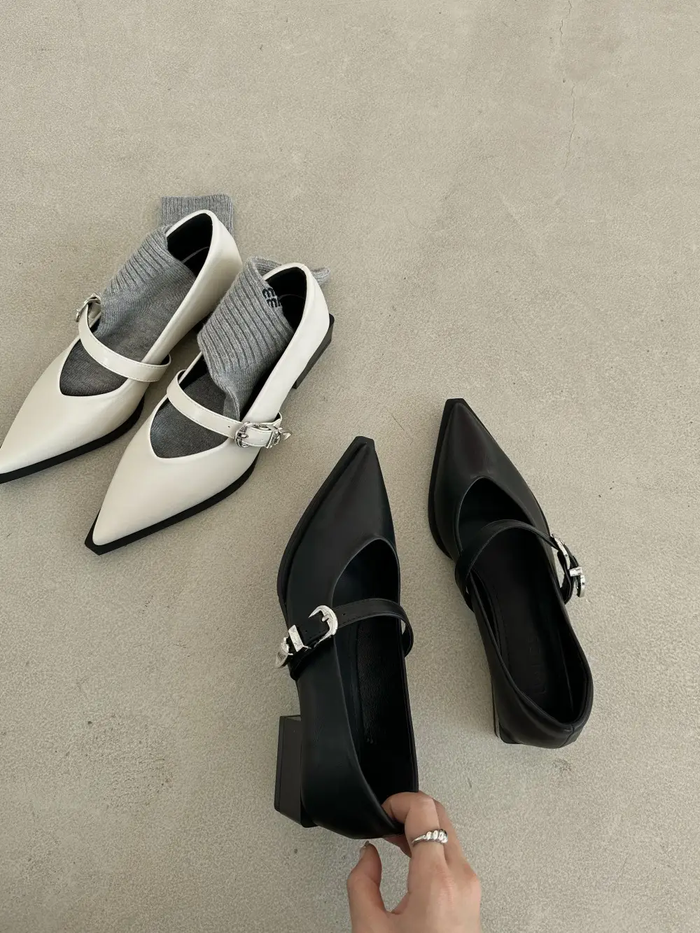 Pointed Toe French Style Mary Jane Shoes Women's Black White — feature 14