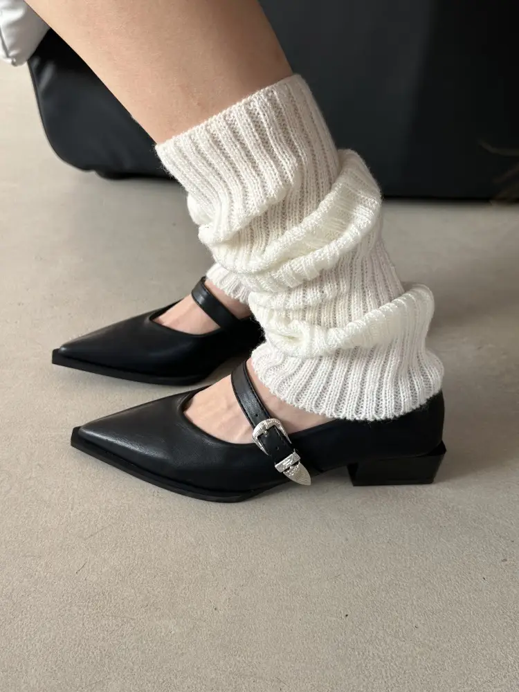 Pointed Toe French Style Mary Jane Shoes Women's Black White — feature 5