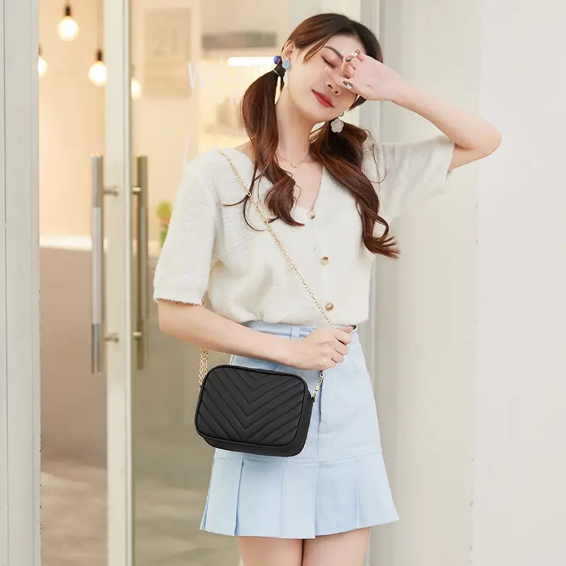 Red Quilted Chain Shoulder Bag for Women - Image 17