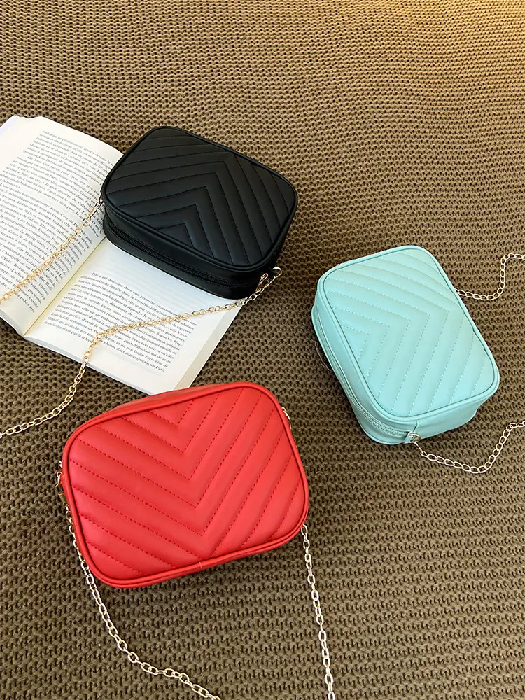 Red Quilted Chain Shoulder Bag for Women — feature 29