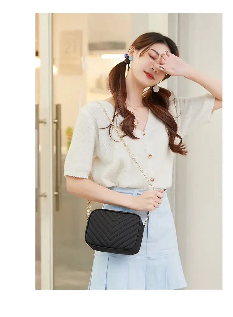 Red Quilted Chain Shoulder Bag for Women — feature 8