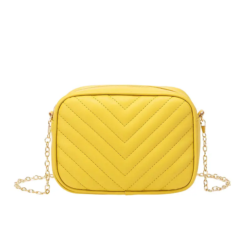 Red Quilted Chain Shoulder Bag for Women - Image 3