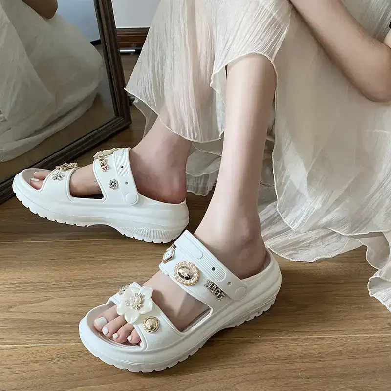 777-15 White