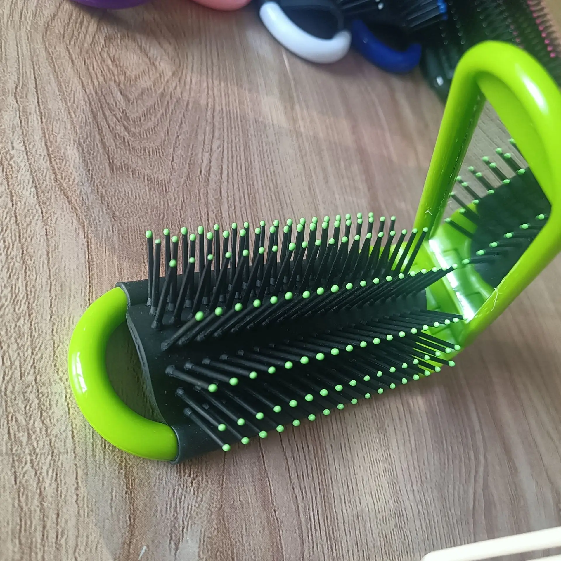 Folding Hair Brush for Women Kids Portable Comb — feature 6
