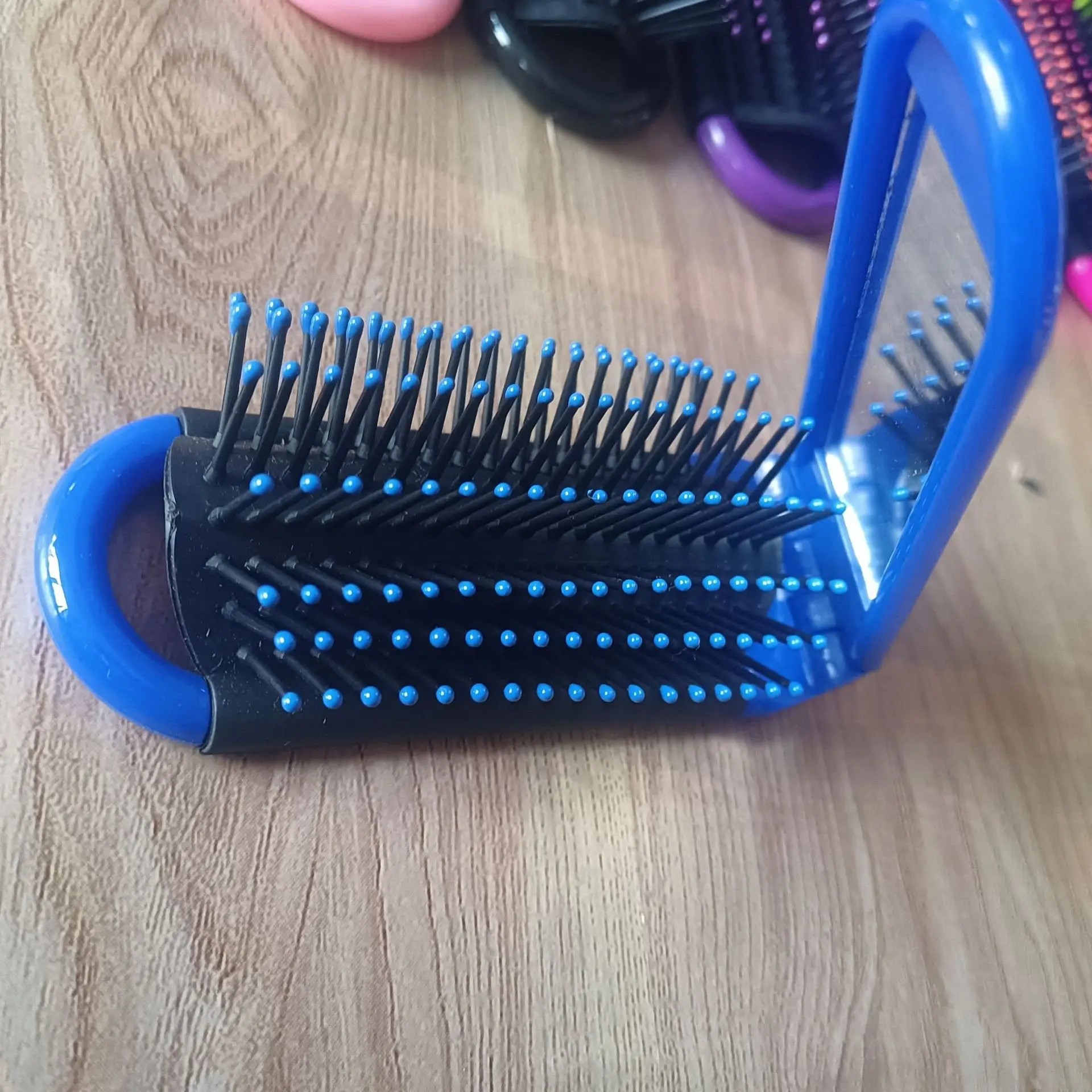 Folding Hair Brush for Women Kids Portable Comb — feature 8