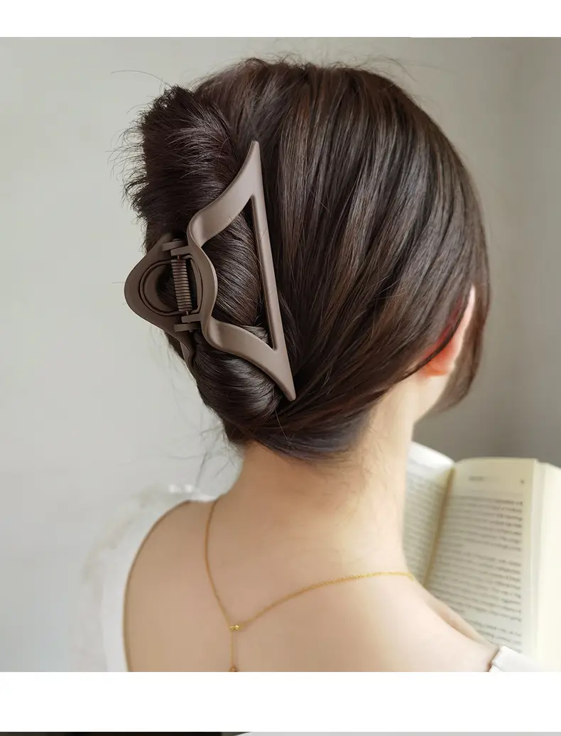 Simple Frosted Triangle Hair Grab Clip Women's Fashionable Back Head Hairpin — feature 19