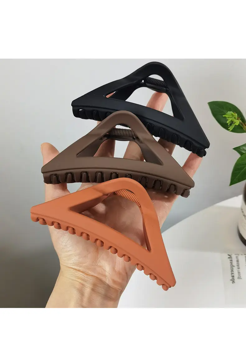 Simple Frosted Triangle Hair Grab Clip Women's Fashionable Back Head Hairpin — feature 30