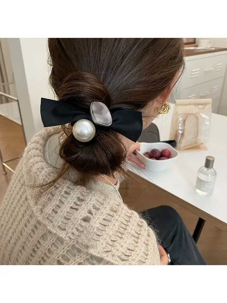 Vintage Pearl Bow Hair Tie for Women — feature 4