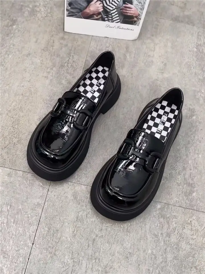 Women's Black Checkered Platform Loafers Slip-On — feature 3