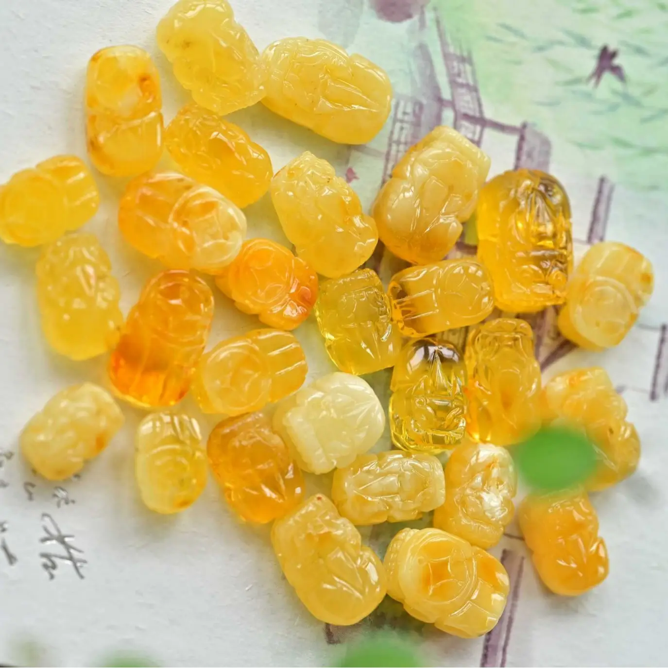 Natural Russian Beeswax Pixiu Accessories Small Slide Stereo Carving Pixiu Pendant Beeswax Bead Single Bead