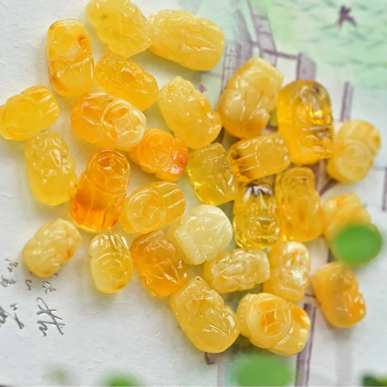 Natural Russian Beeswax Pixiu Accessories Small Slide Stereo Carving Pixiu Pendant Beeswax Bead Single Bead
