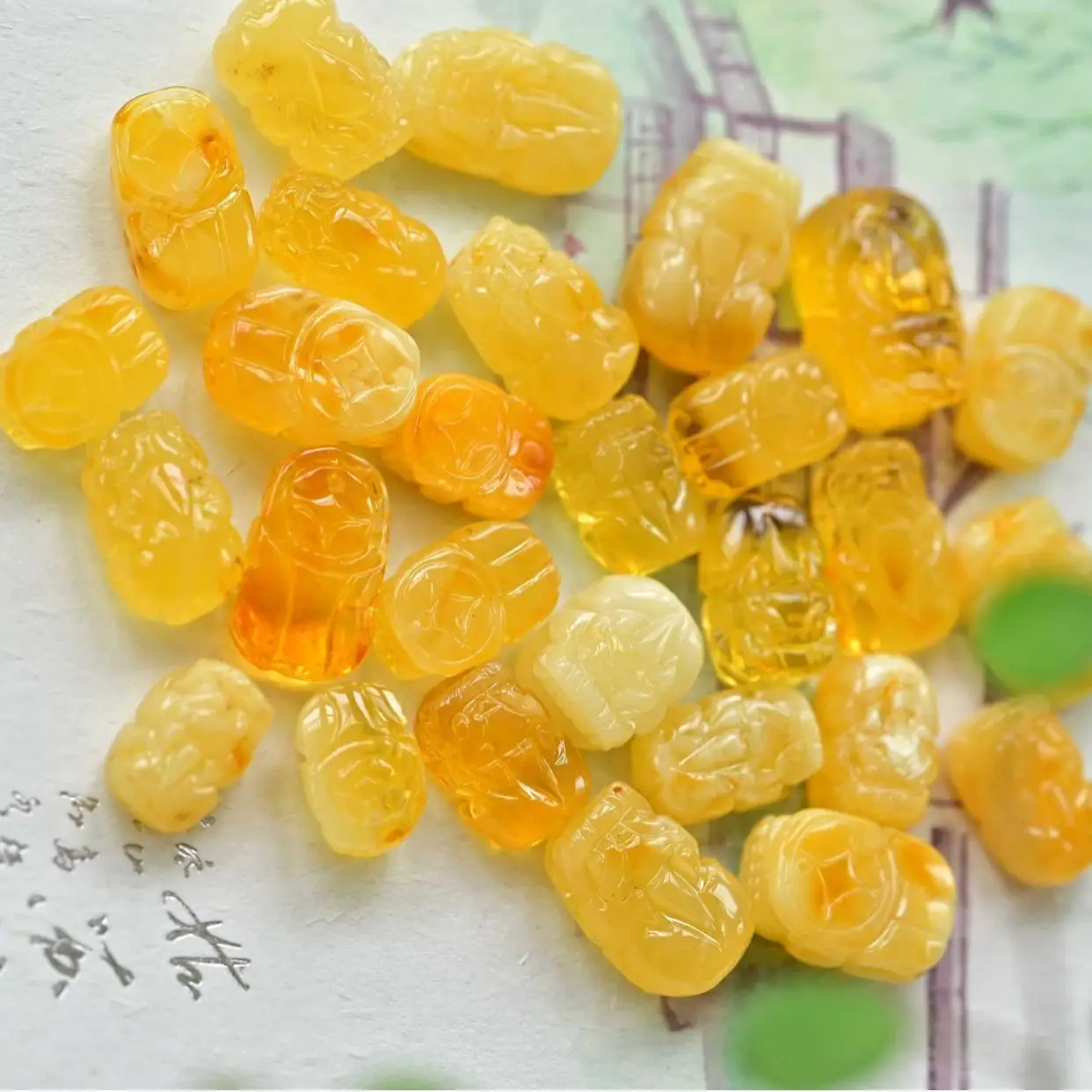 Natural Russian Beeswax Pixiu Accessories Small Slide Stereo Carving Pixiu Pendant Beeswax Bead Single Bead