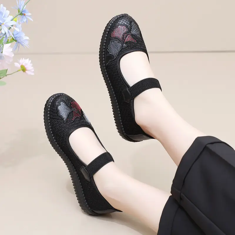 Spring New leap moon old men's shoes old Beijing cloth shoes women's non-slip soft bottom mother's shoes retro middle-aged and elderly milk shoes - Image 5
