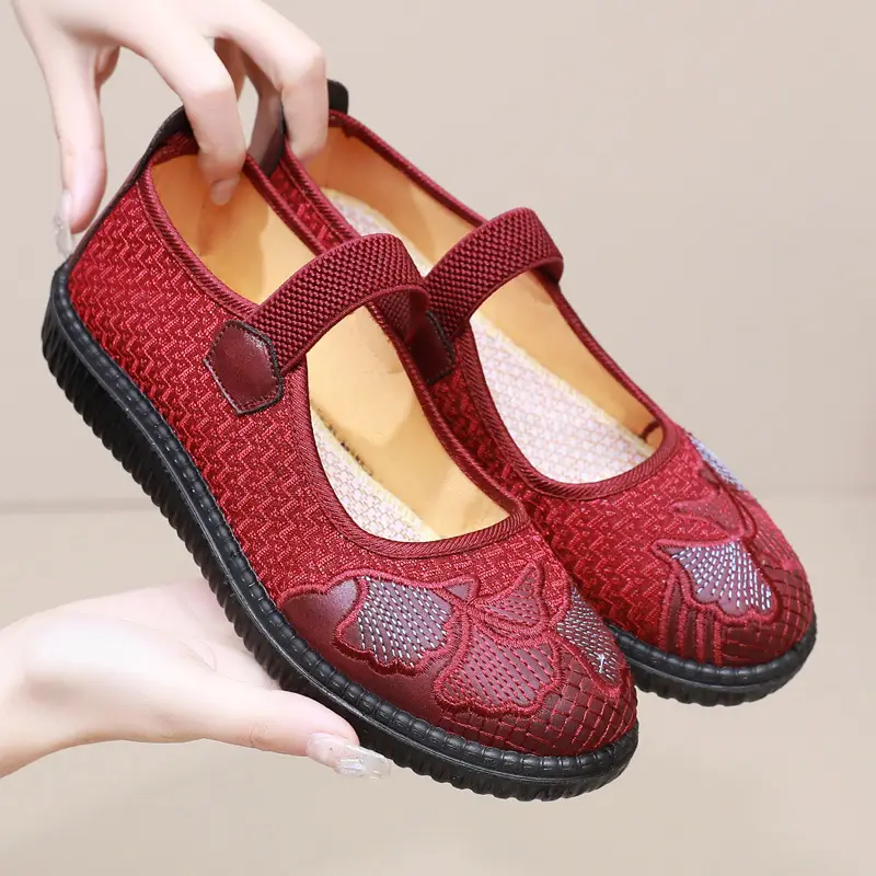 Spring New leap moon old men's shoes old Beijing cloth shoes women's non-slip soft bottom mother's shoes retro middle-aged and elderly milk shoes - Image 2