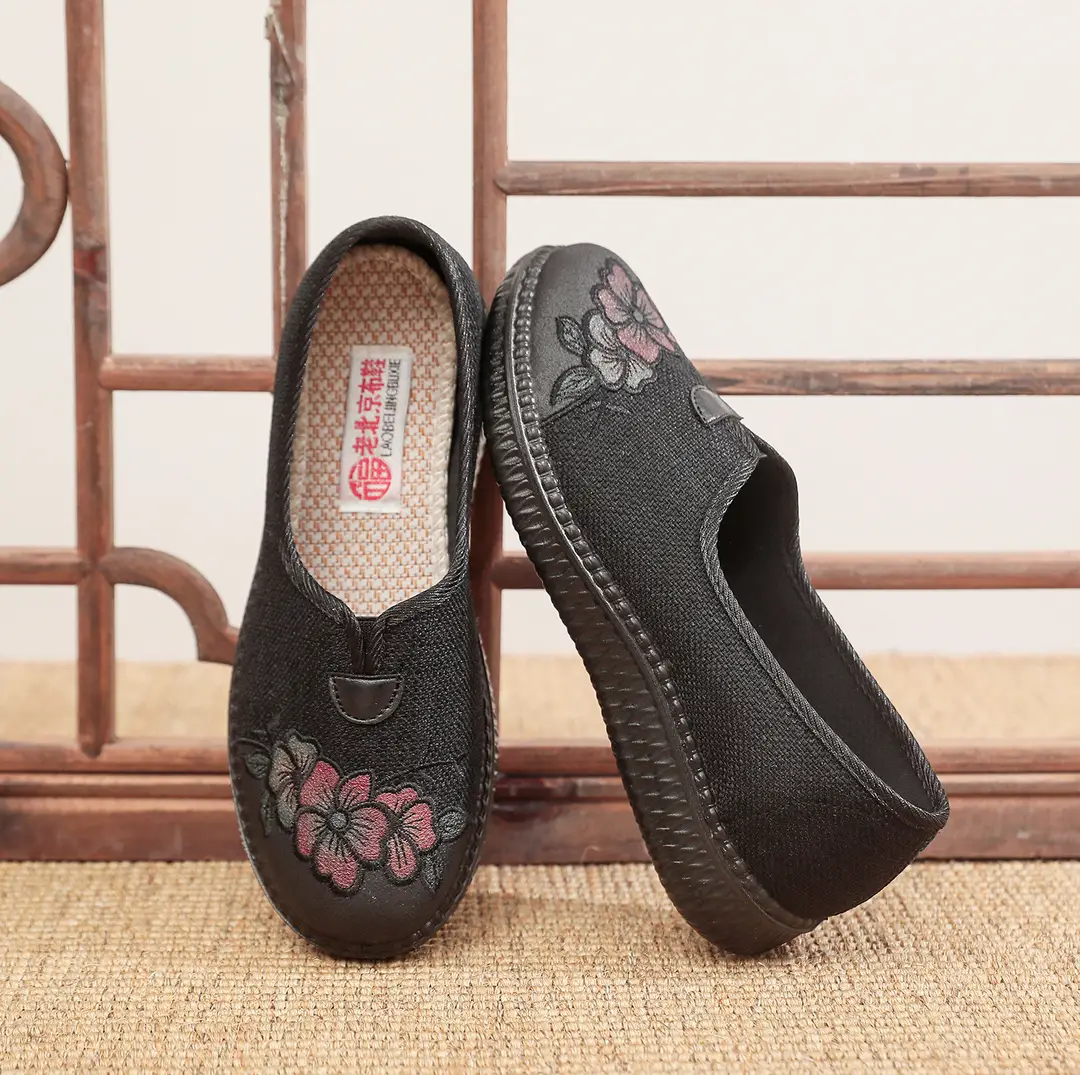 26Th Spring New Style Old Beijing Cloth Shoes for Women, Non-Slip Soft Sole Slip-On Shoes for Middle-Aged and Elderly Mothers, Casual Shoes