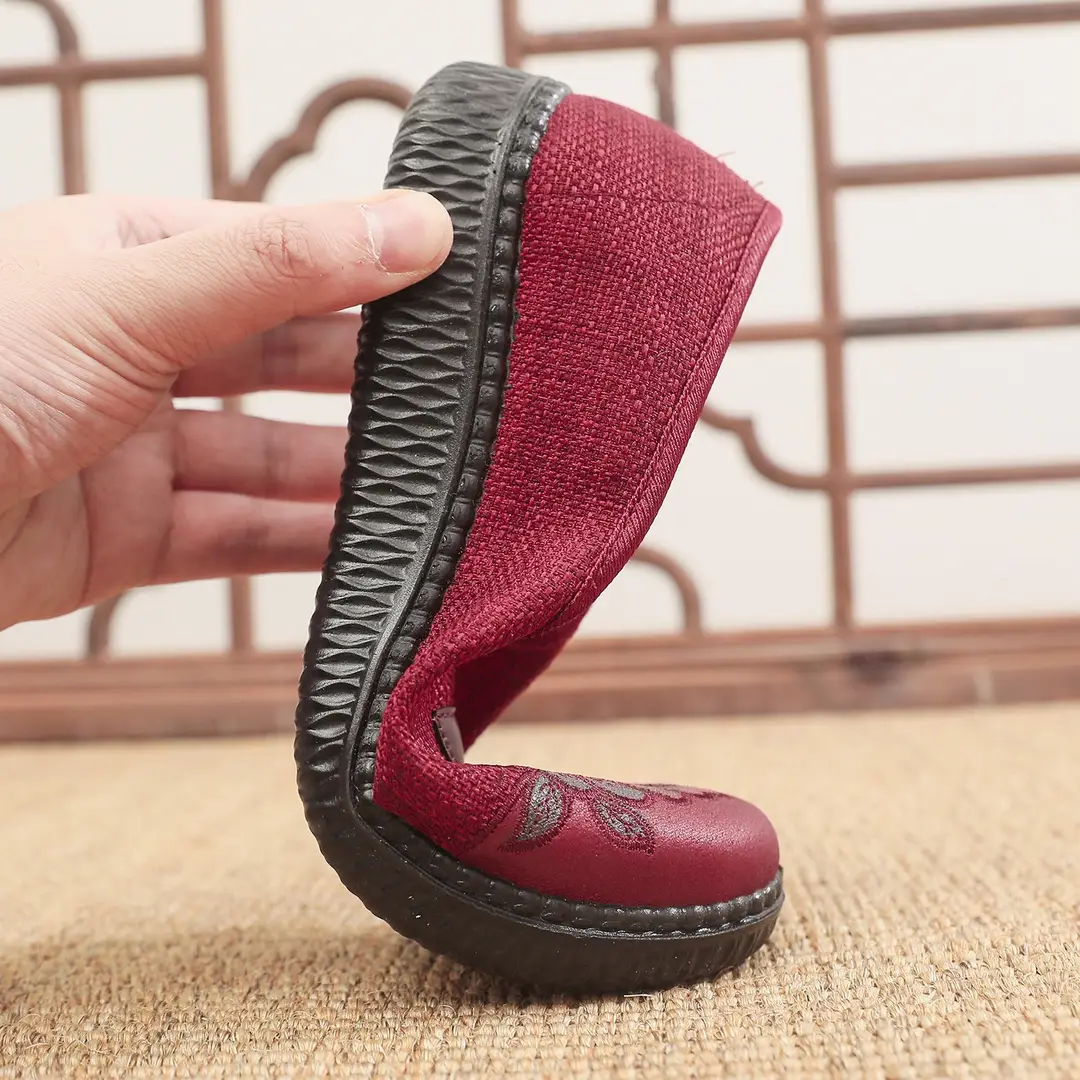 26Th Spring New Style Old Beijing Cloth Shoes for Women, Non-Slip Soft Sole Slip-On Shoes for Middle-Aged and Elderly Mothers, Casual Shoes