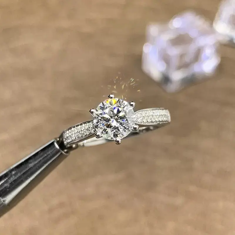 Starlight Queen Six-Claw Diamond Ring for Women - Image 21