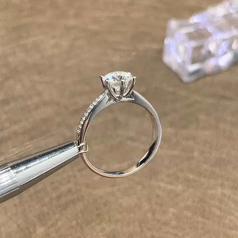 Starlight Queen Six-Claw Diamond Ring for Women - Image 22