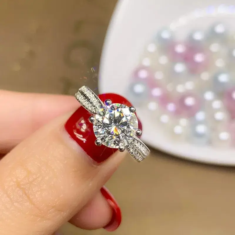 Starlight Queen Six-Claw Diamond Ring for Women - Image 23