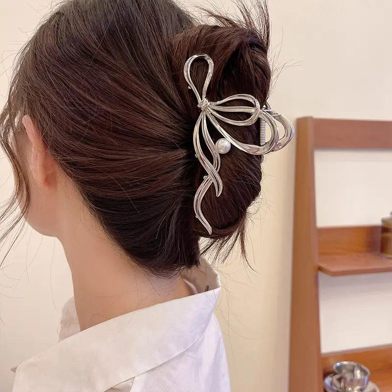 Elegant Gold Bow Hairpin for Women Summer 2023 - Image 2