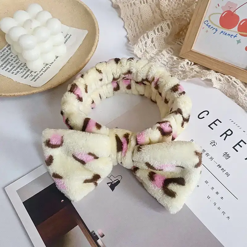 Red Bow Hairband with Leopard Print for Women - Image 5