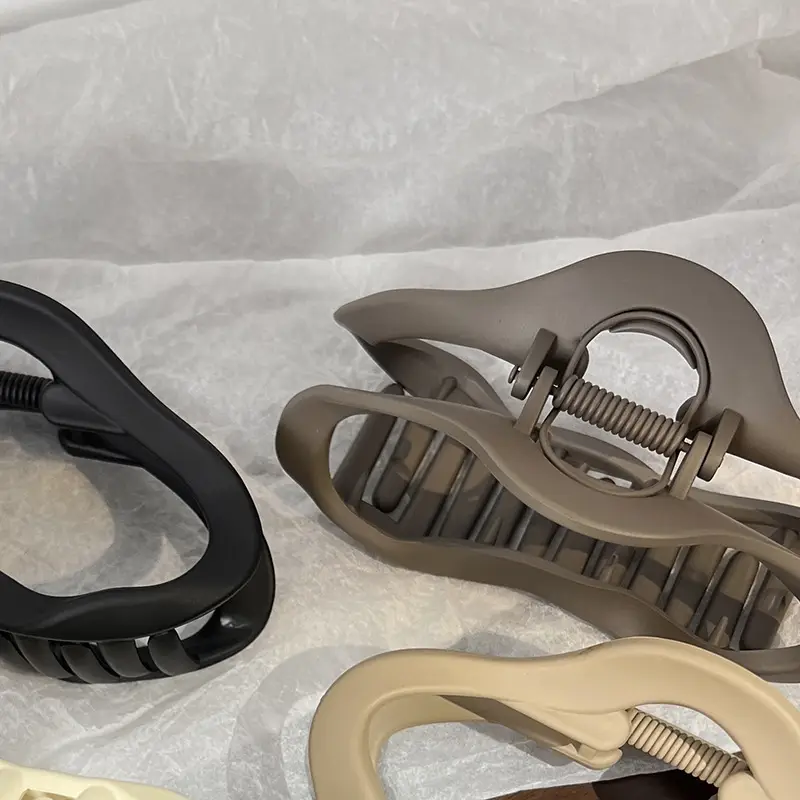 Large Grip Clip for Hair Volume and Styling — feature 6