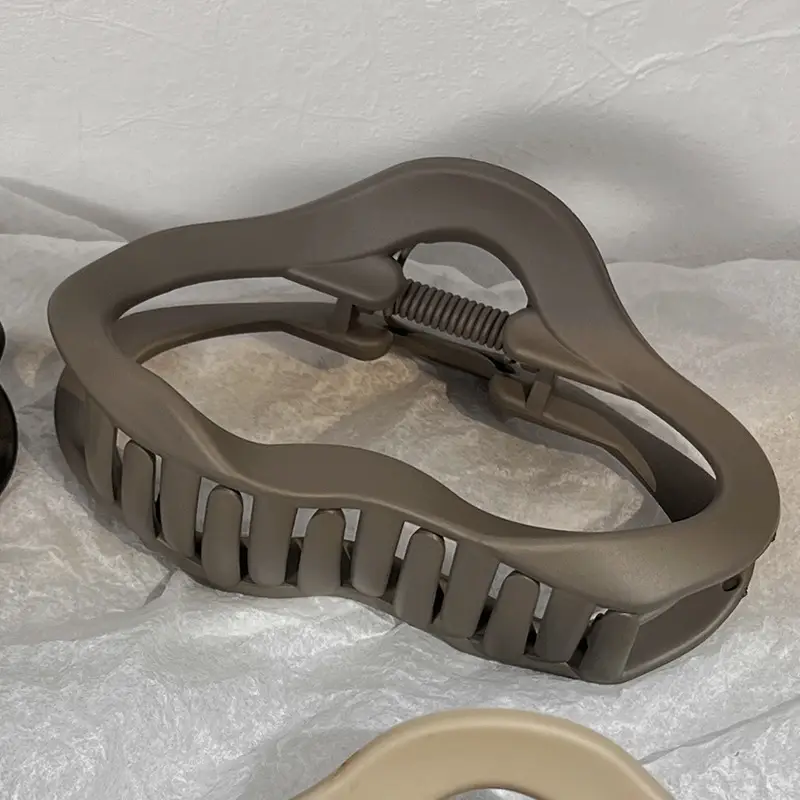 Large Grip Clip for Hair Volume and Styling - Image 3