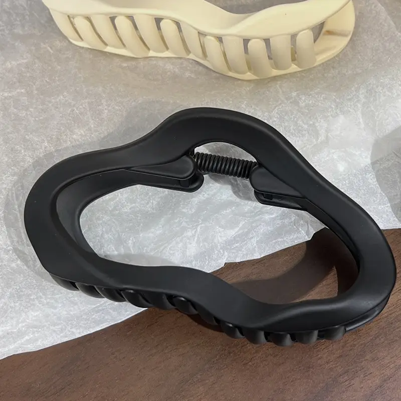 Large Grip Clip for Hair Volume and Styling - Image 4