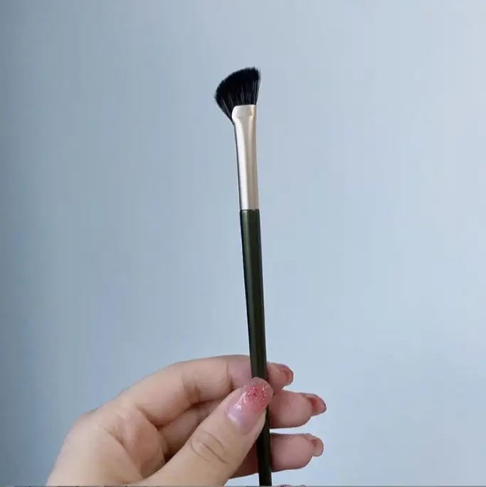 Ultra-Thin Sickle Eye Shadow Brush Beveled Blade - Image 6