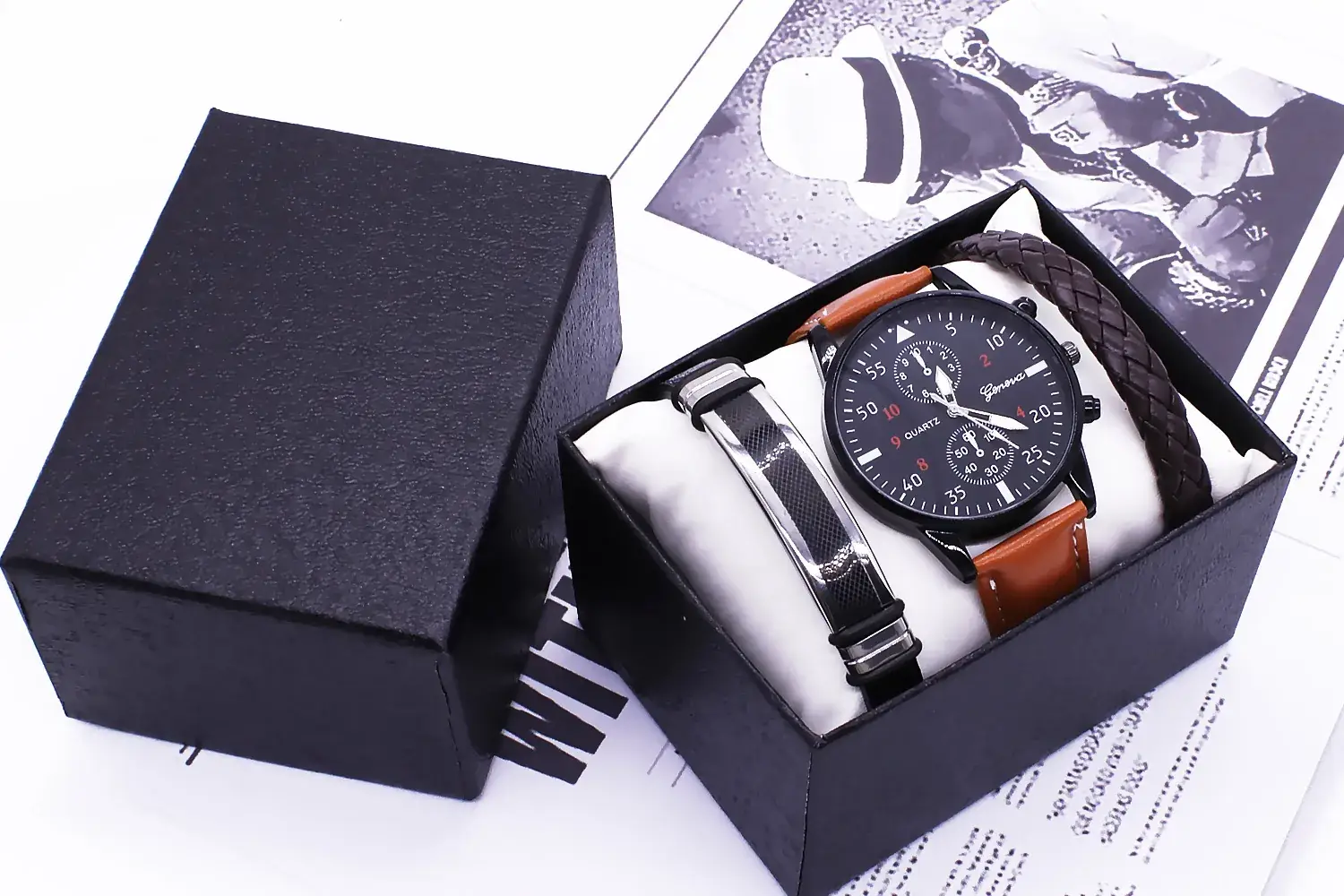 Men's Black Bracelet Quartz Watch with Double Eyes Dial — feature 7