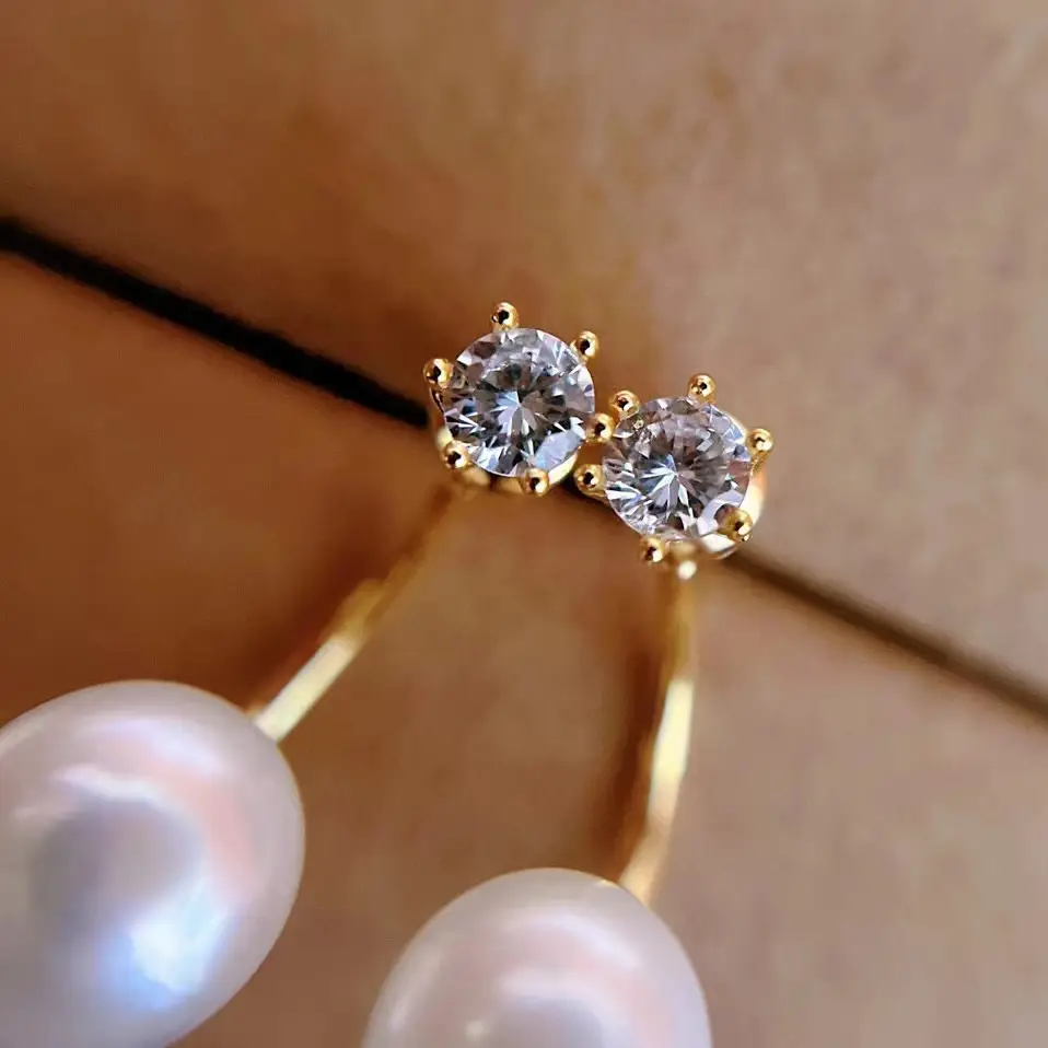 Classic Pearl Earrings with Sparkling Diamonds