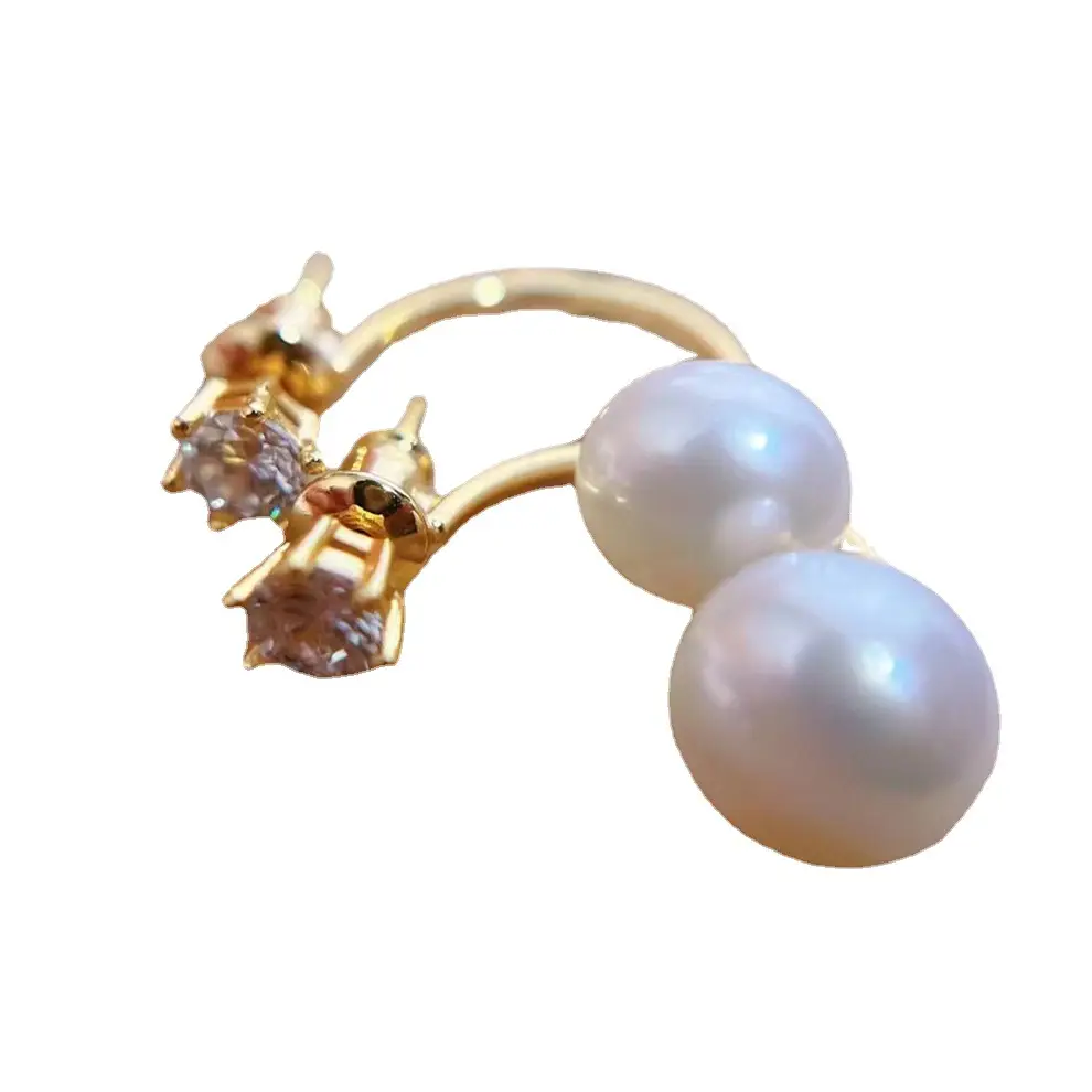 Classic Pearl Earrings with Sparkling Diamonds