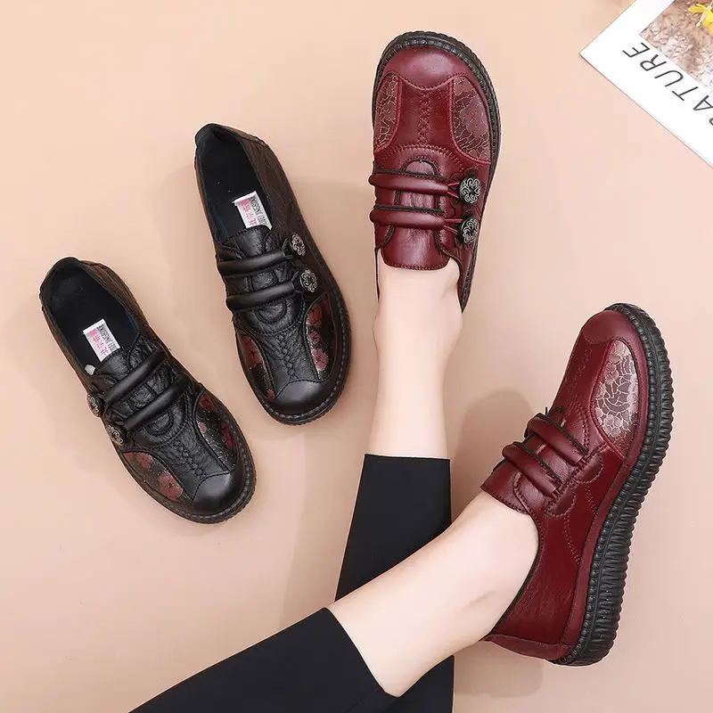 26 New Spring and Autumn Models of Traditional Beijing Cloth Shoes for Women, Single Shoes, Mother's Shoes, Shoes for Middle-Aged and Elderly Women, Non-Slip Soft-Soled Slip-On Shoes