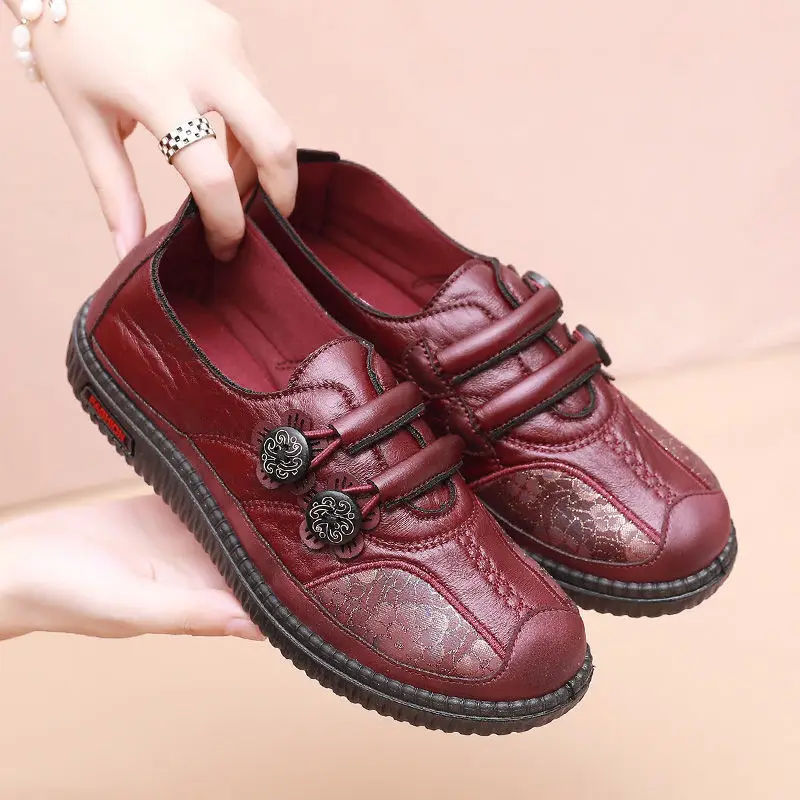 26 New Spring and Autumn Models of Traditional Beijing Cloth Shoes for Women, Single Shoes, Mother's Shoes, Shoes for Middle-Aged and Elderly Women, Non-Slip Soft-Soled Slip-On Shoes