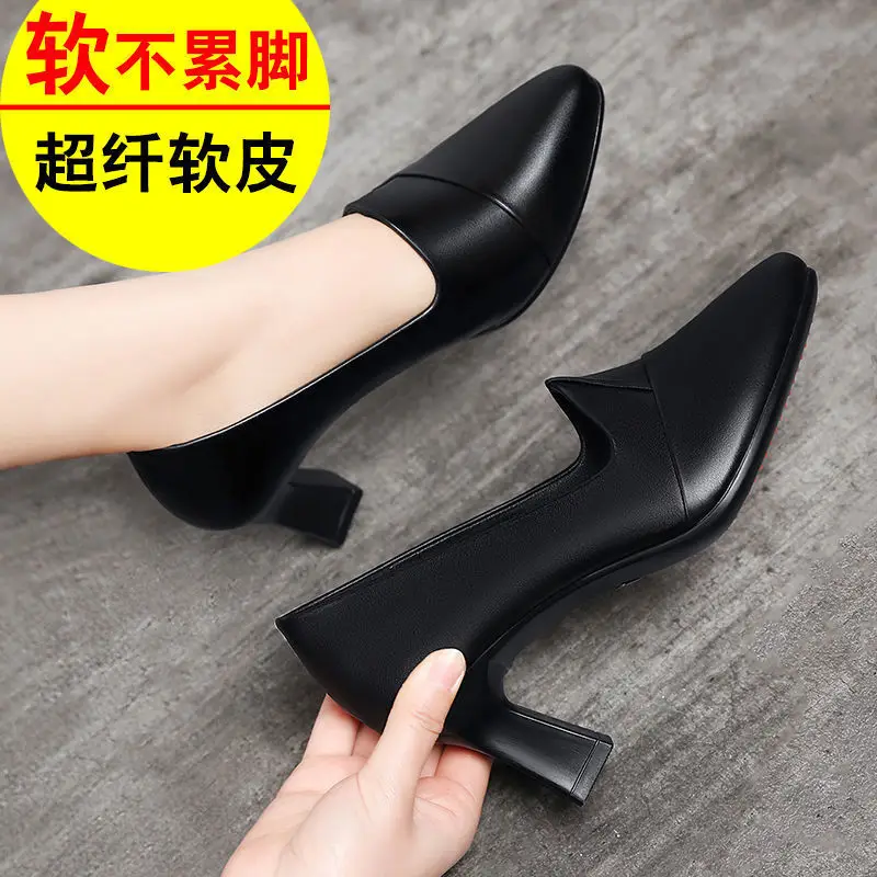 Black Pointed Heel Women's Leather Mules - Image 4
