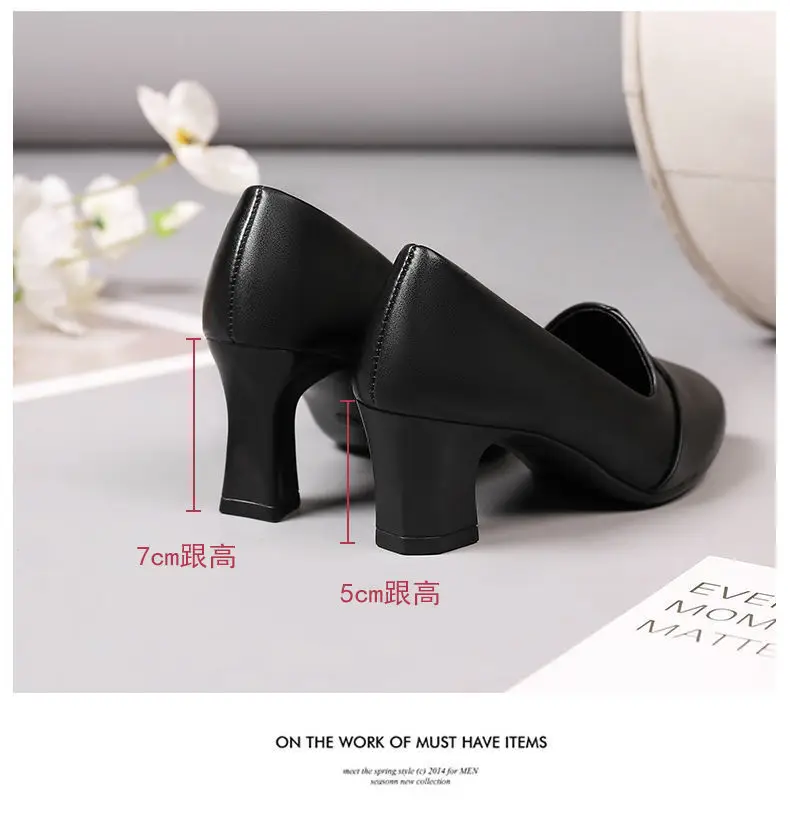 Black Pointed Heel Women's Leather Mules — feature 5