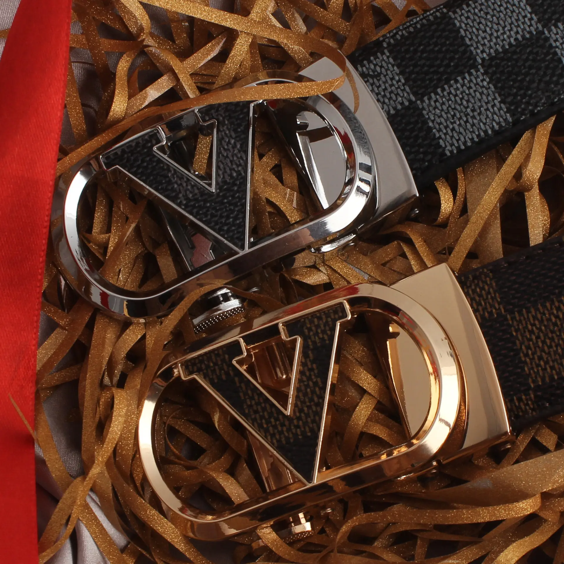 Men's V-Back Leather Belt with Gold Buckle - Image 7