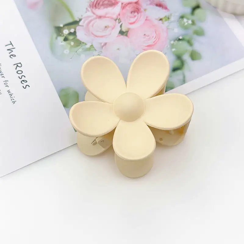 Black 4cm Flower Design Hair Clip for Women - Image 3