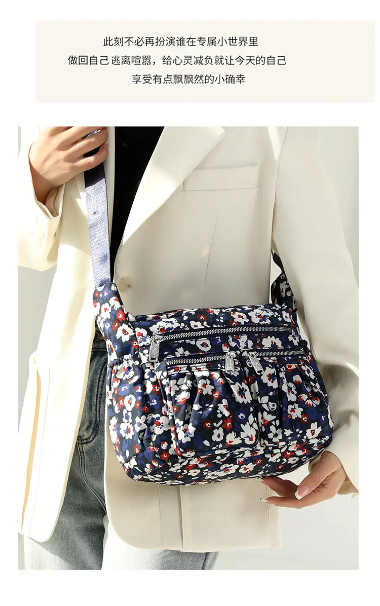 2023 New Pleated Women's Nylon Floral Shoulder Crossbody Bag — feature 4