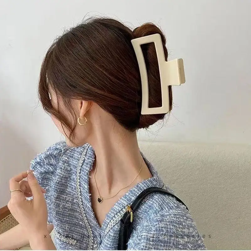 Oversized Shark Clip for Hairpin Bath Back Head Grab Clip — feature 9