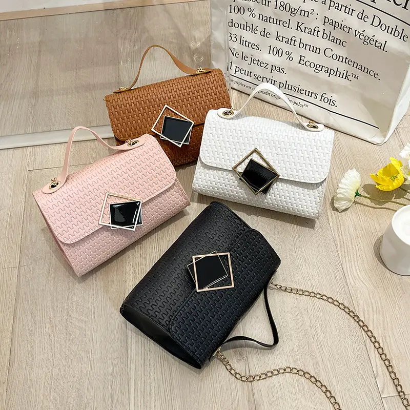 2023 New Korean Style Women's Black Chain Embossed Bag - Image 5