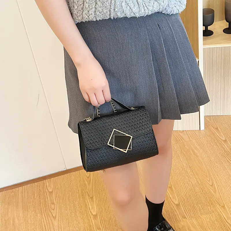 2023 New Korean Style Women's Black Chain Embossed Bag - Image 7