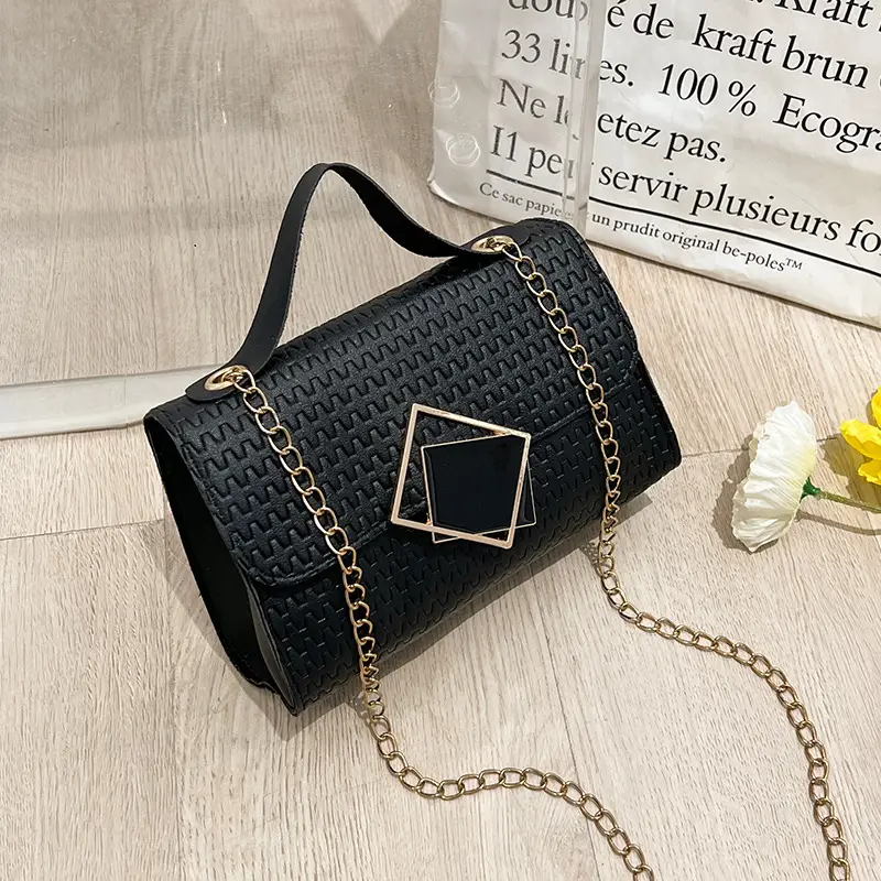 2023 New Korean Style Women's Black Chain Embossed Bag - Image 2
