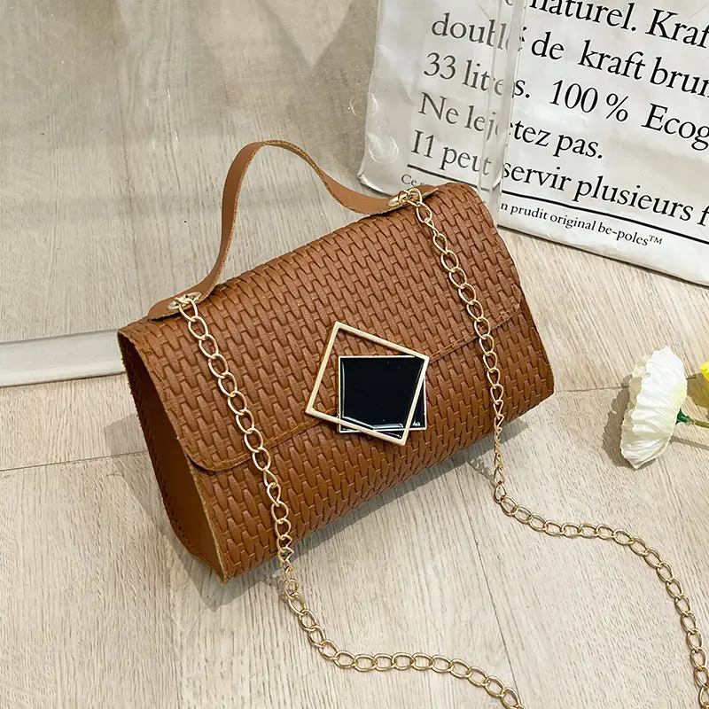 2023 New Korean Style Women's Black Chain Embossed Bag - Image 3