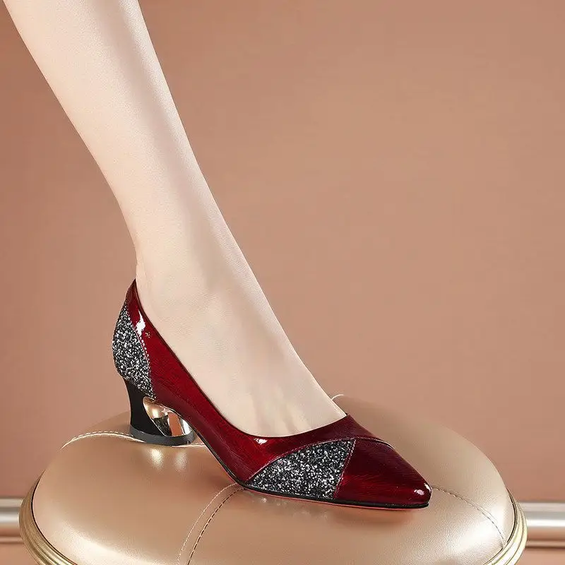 40yo Women's Black Pointed Heel Shoes Mid-Heel Leather All Match - Image 5