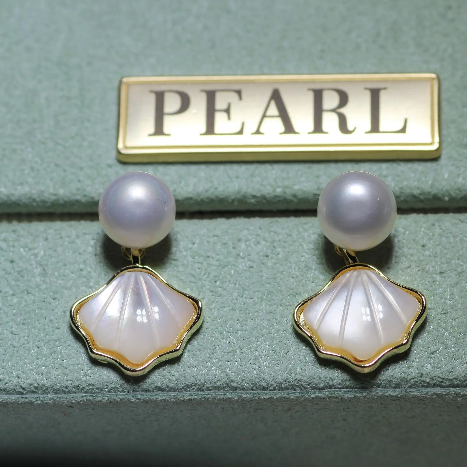 Natural Pearl Pearl Earrings Gold Plated — feature 2