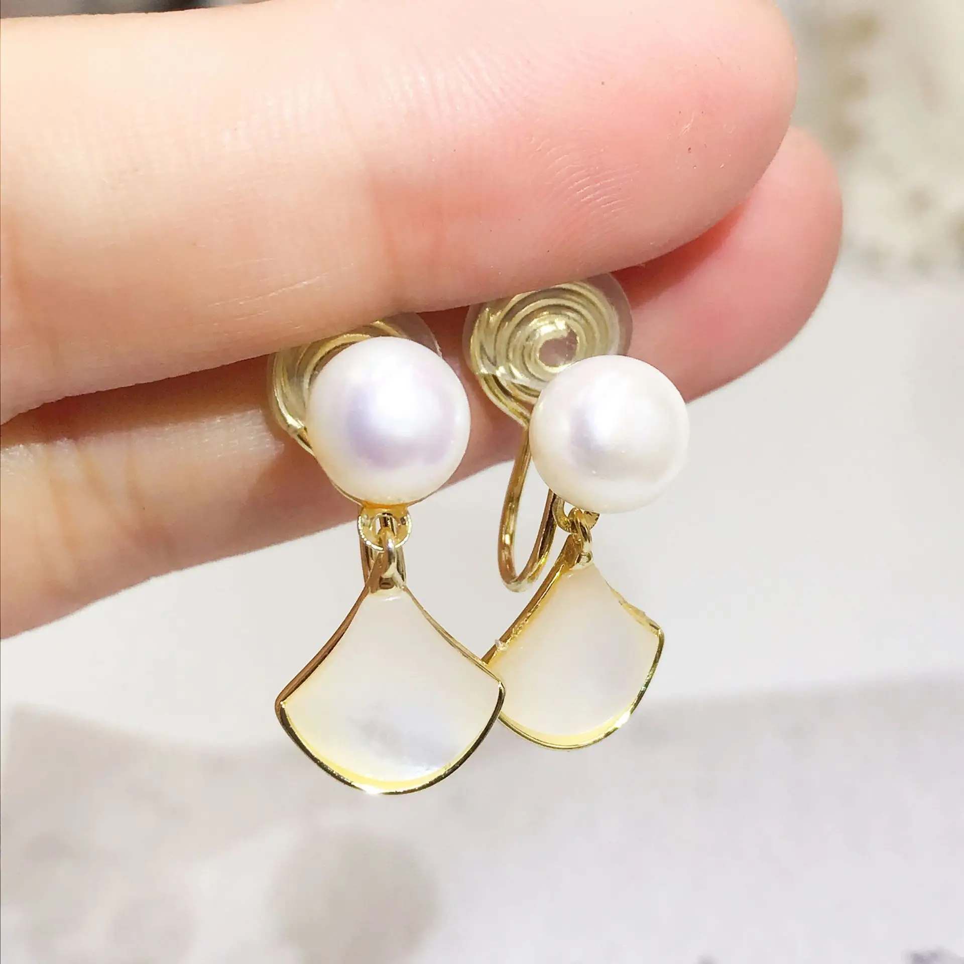 Natural Pearl Pearl Earrings Gold Plated — feature 6