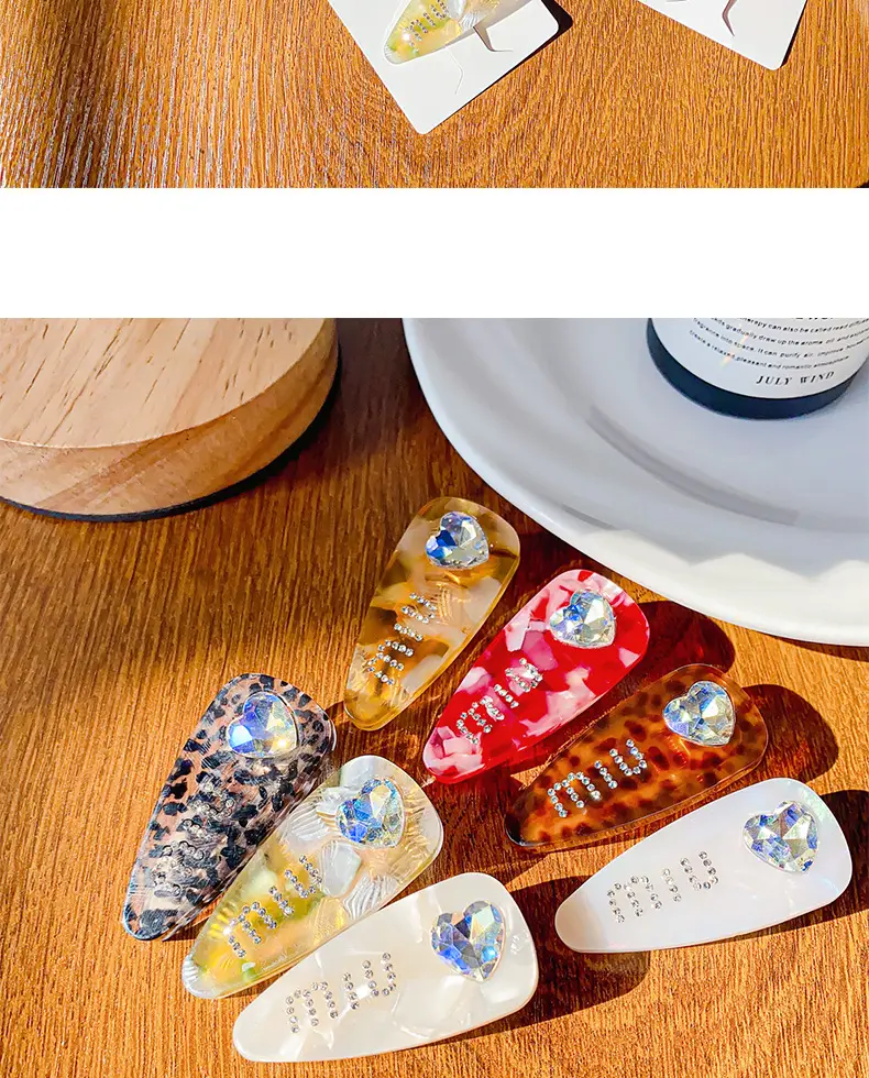 Korean Style Acetic Acid Plate Hairpin Love Diamond Clip — feature 9
