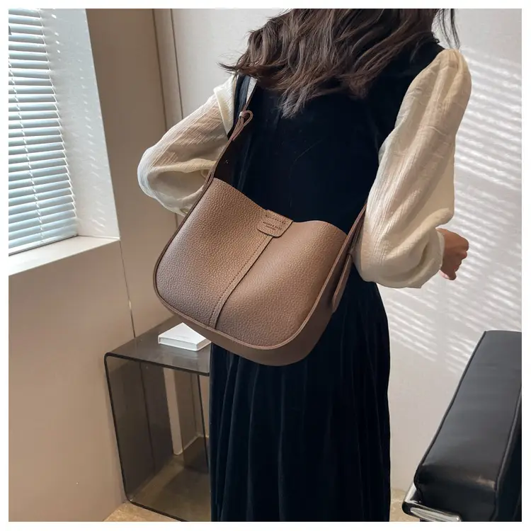 Women's Beige Pebble Crossbody Bag 2023 New Spring Summer — feature 19